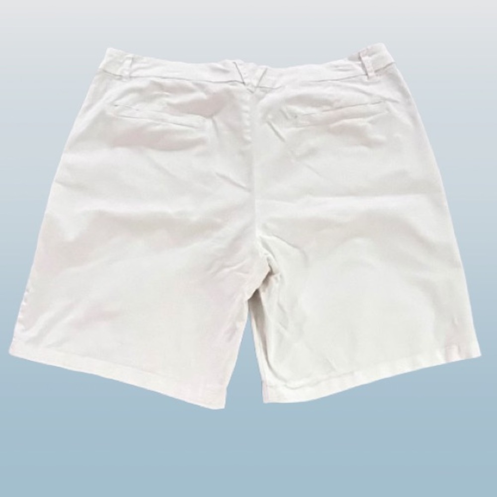 GAP Women's White Bermuda Shorts with Pockets - Picture 3 of 5
